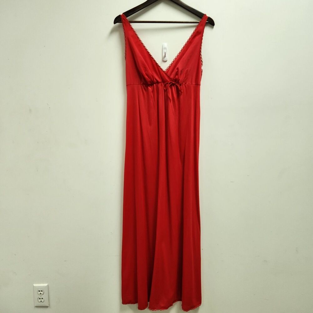 VTG Vanity Fair Women Negligee Size 36 Maxi Red Lacy Feminine Timeless Royalcore